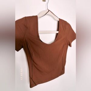 Lululemon align cropped tee short sleeve workout top chocolate brown neck size 6